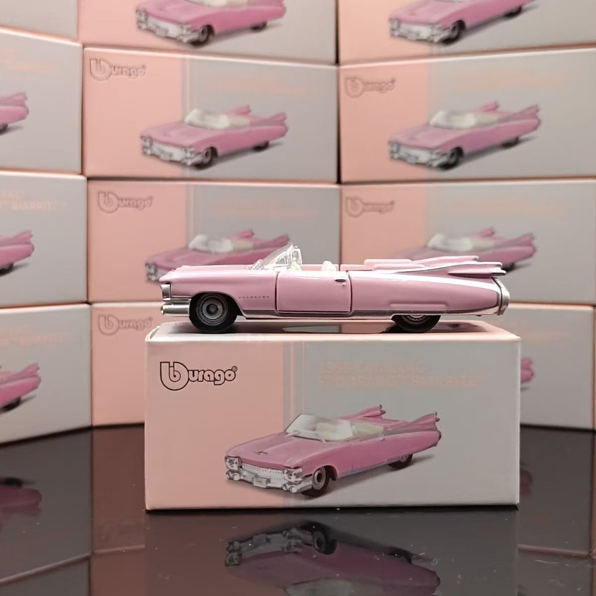 Bburago 1:72 Scale Pink Cadillac Convertible Vintage Car Model, Diecast Alloy Simulation Collectible Toy Car